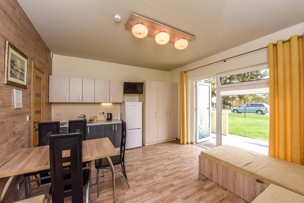Apartamentai Trys Pusys Šventoji Exterior foto